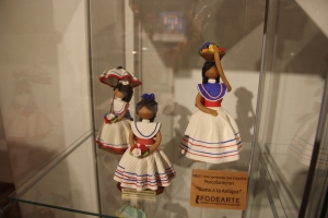 MUÑECAS ARTESANALES DOMINICANAS SON GRAN ATRACTIVO EN MUESTRA CULTURAL JAPÓN-REPÚBLICA DOMINICANA