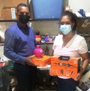 FODEARTE REALIZA ENTREGA DE HERRAMIENTAS A LA ARTESANA ELADIA RUIZ