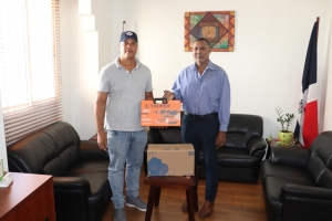 FODEARTE REALIZA ENTREGA DE HERRAMIENTAS AL ARTESANO ELADIO AYBAR