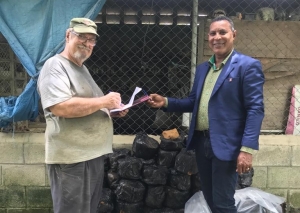 FODEARTE REALIZA ENTREGA DE MATERIAL AL ARTESANO ENRIQUE ROYO