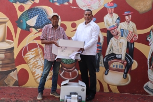 FODEARTE REALIZA ENTREGA DE HERRAMIENTAS AL ARTESANO JUAN ROSARIO