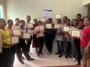 FODEARTE Y DESARROLLO FRONTERIZO Y CONCLUYEN TALLER DE ALFARERÍA Y ENTREGAN CERTIFICADOS EN NEIBA
