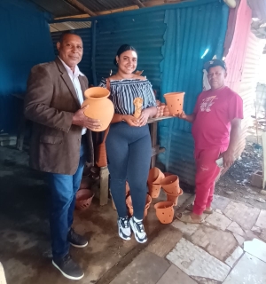 DIRECTOR GENERAL DE FODEARTE VISITA TALLERES DE ALFARERÍA Y ARTESANÍA DEL PAÍS
