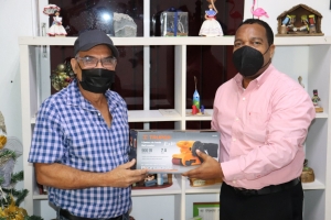 FODEARTE REALIZA ENTREGA DE HERRAMIENTA AL ARTESANO ROOSEVELT MÉNDEZ