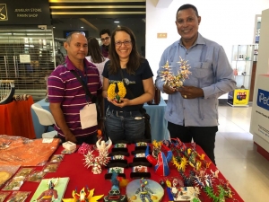 DIRECTOR GENERAL DE FODEARTE REALIZA RECORRIDO POR LOS STANDS DE ARTESANOS PARTICIPANTES EN LA FERIA ARTESANAL EN DESTINOS TURÍSTICOS