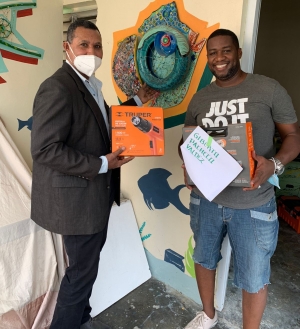 FODEARTE REALIZA ENTREGA DE HERRAMIENTAS AL ARTESANO GILBERTO PACHECO