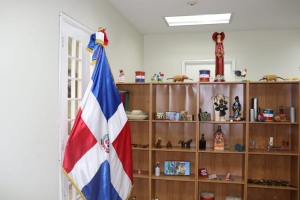 DIRECTOR GENERAL DE FODEARTE CONTINUA SU LUCHA CONSTANTE PARA QUE LOS GIFT SHOP CUMPLAN CON LA RESOLUCIÓN 813-03